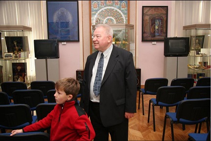 Космонавт Георгий Гречко в Музее имени Н.К.Рериха.jpg
