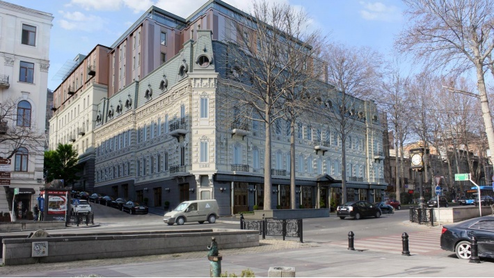 Комплекс зданий, сейчас располагающийся на месте усадьбы.jpg